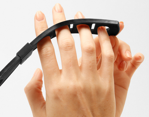 How to put on the Tap device